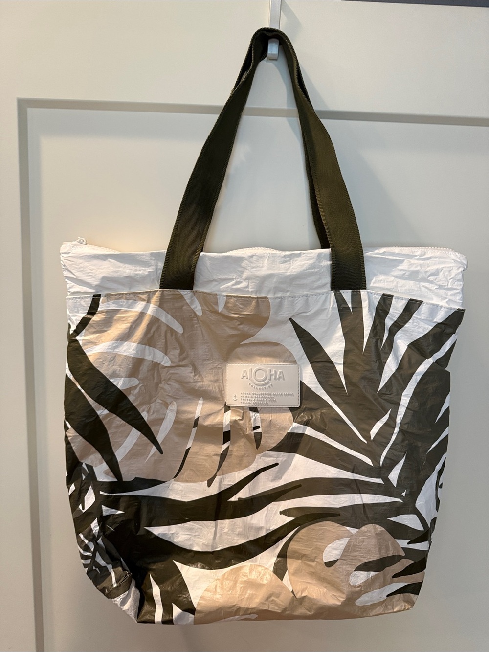 ALOHAS Tropical Leaf Tote - Olive & Beige